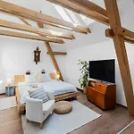 Statek Luigi Apartment Tuchlovice